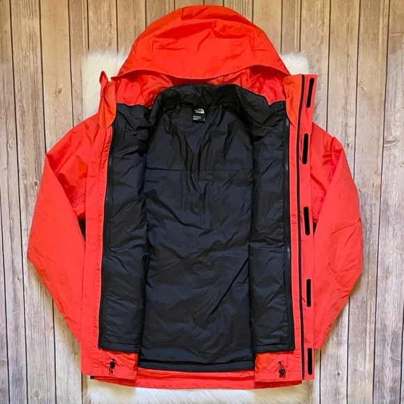 The North Face Men’s Clement TriClimate 3 In 1 Jacket In Flare - Picture 8 of 14